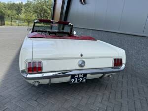 Image 14/50 de Ford Mustang 390 GTA (1966)