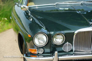 Image 22/30 of Jaguar 420 G (1970)