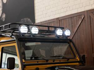 Image 37/47 of Land Rover Defender 90 Works V8 (2013)