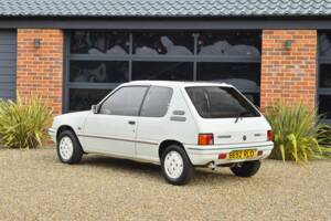 Image 10/35 of Peugeot 205 (1985)