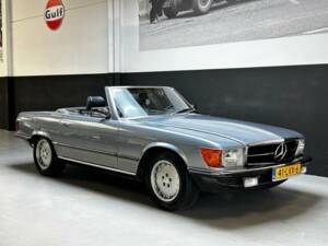 Image 1/41 of Mercedes-Benz 500 SL (1986)