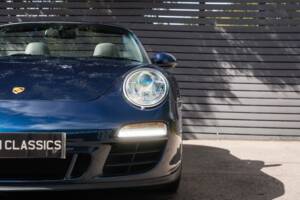 Image 15/54 of Porsche 911 Carrera GTS (2011)