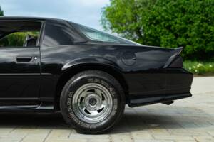Bild 23/50 von Chevrolet Camaro Z28 (1992)