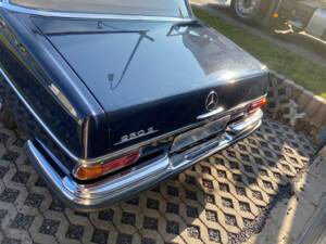Image 30/52 of Mercedes-Benz 250 S (1967)