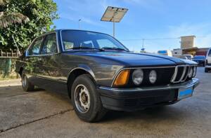 Image 2/100 of BMW 728i (1983)