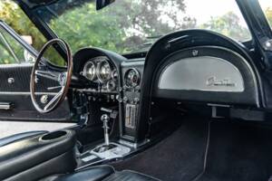 Image 13/18 of Chevrolet Corvette Sting Ray (1964)