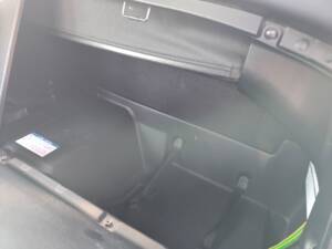 Image 17/57 of Toyota MR2 (2003)