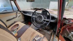 Image 25/31 of Mercedes-Benz 230 S Universal (1966)