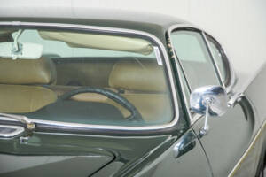 Image 26/50 of Volvo 1800 E (1971)