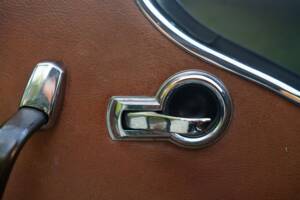 Bild 48/50 von Mercedes-Benz 220 SE b (1964)