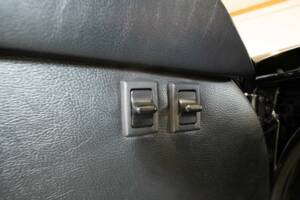 Image 25/38 of Porsche 911 Carrera 3.2 (1986)