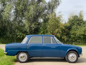 Image 5/75 of Alfa Romeo Giulia 1300 TI (1966)
