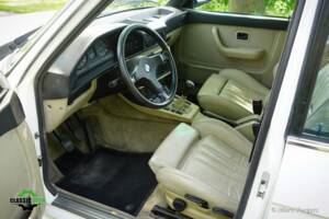 Image 5/51 of BMW M 535i (1985)