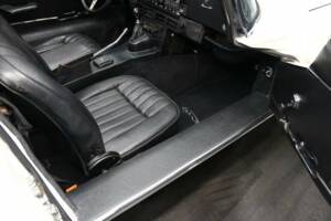 Image 28/49 de Jaguar Type E V12 (1974)