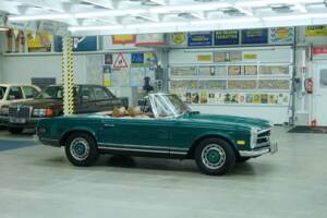 Image 15/50 de Mercedes-Benz 280 SL (1968)