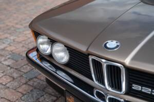 Image 3/76 of BMW 323i (1982)