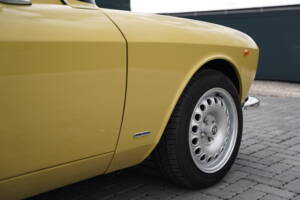 Bild 43/50 von Alfa Romeo 2000 GT Veloce (1975)