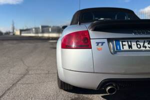 Image 22/25 of Audi TT 3.2 quattro (2004)