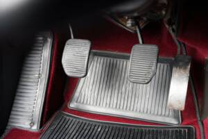 Image 46/50 de Ferrari 365 GT4 2+2 (1974)