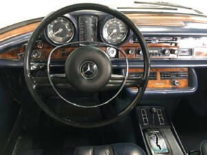 Image 26/31 of Mercedes-Benz 280 SE 3,5 (1970)