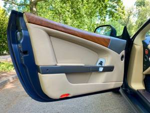 Bild 41/46 von Aston Martin DB 9 (2010)