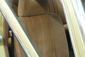 Image 36/50 de Mercedes-Benz 280 SE (1975)