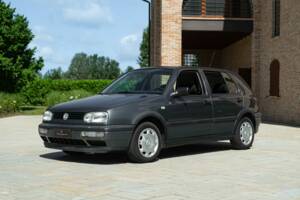 Bild 1/37 von Volkswagen Golf III 1.6 (1997)