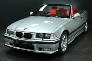 Immagine 1/50 di BMW 328i (1997)
