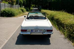 Image 6/8 of Mercedes-Benz 230 SL (1966)