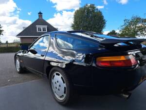 Image 6/8 of Porsche 928 S (1986)