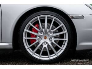 Bild 18/31 von Porsche 911 Carrera 4S (2006)
