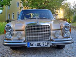 Image 4/73 of Mercedes-Benz 280 SE (1971)