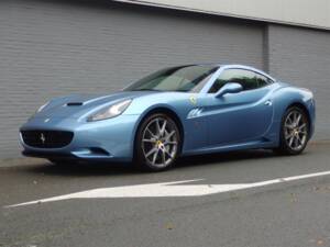 Bild 1/49 von Ferrari California (2010)