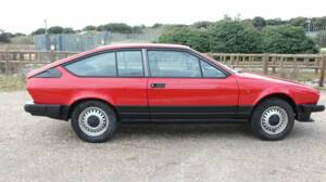 Image 6/8 of Alfa Romeo GTV 2.0 (1985)