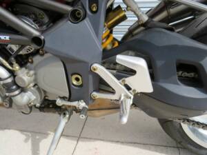 Bild 23/43 von MV Agusta Brutale 750 S (2006)