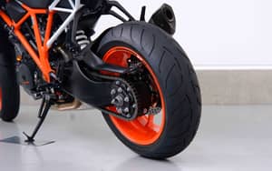 Image 58/83 of KTM 1290 Super Duke R (2018)