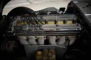 Image 64/99 of Jaguar E-Type 3.8 (1964)