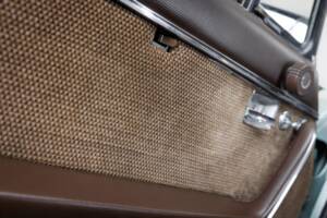 Image 7/24 de Peugeot 504 Coupé (1981)