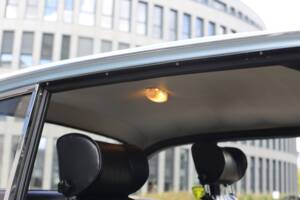 Image 29/56 of Peugeot 404 Coupé (1968)