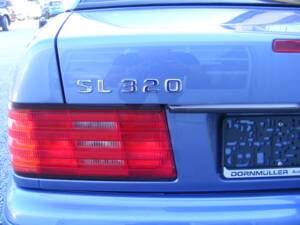 Immagine 18/39 di Mercedes-Benz SL 320 (1997)