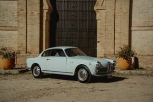 Image 8/16 of Alfa Romeo Giulia 1600 Sprint (1962)