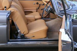 Image 6/50 of Mercedes-Benz 220 SE b (1966)