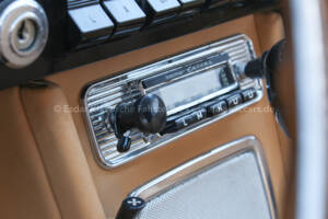 Image 12/36 de Ferrari 330 GT 2+2 (1964)