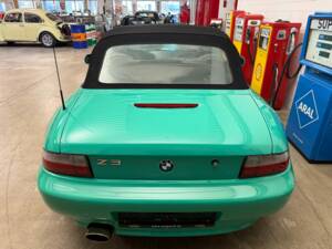 Bild 17/21 von BMW Z3 1.9i (1999)