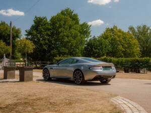 Image 94/96 of Aston Martin DB 9 GT "Bond Edition" (2015)