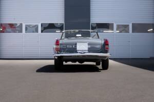 Image 7/31 of Alfa Romeo 2600 Spider (1963)