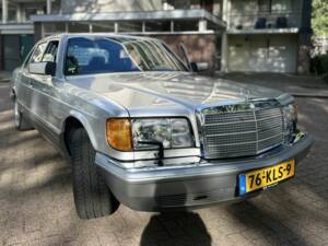 Bild 3/8 von Mercedes-Benz 560 SEL (1986)