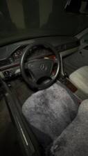 Bild 27/81 von Mercedes-Benz 250 TD (1992)
