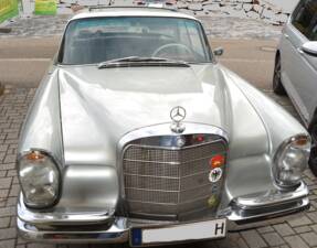 Image 3/18 of Mercedes-Benz 250 SE (1967)