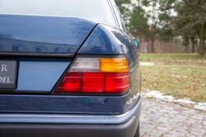 Bild 15/25 von Mercedes-Benz 300 E-24 (1991)